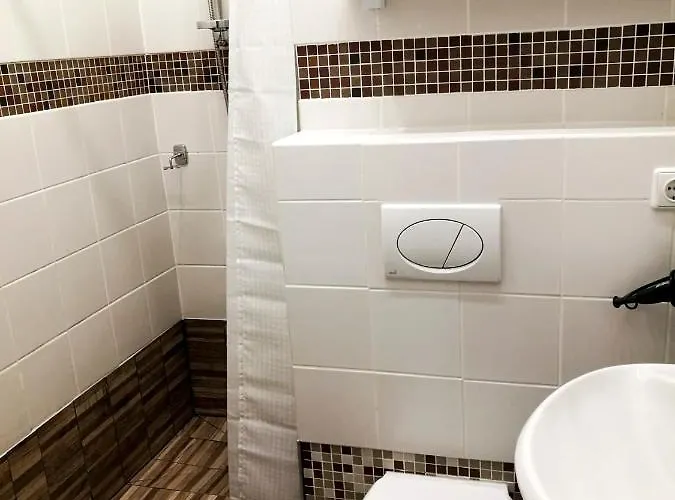 Cinnamon בית הארחה 3*