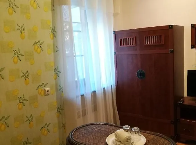 Cinnamon בית הארחה